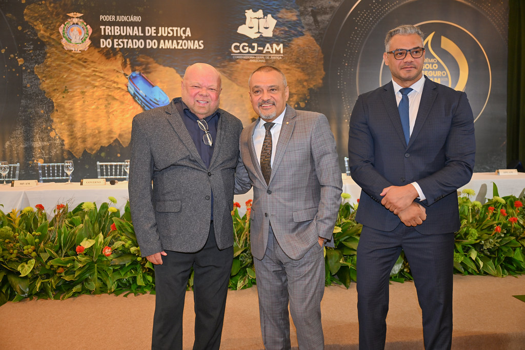Pedro Paulo recebe homenagem