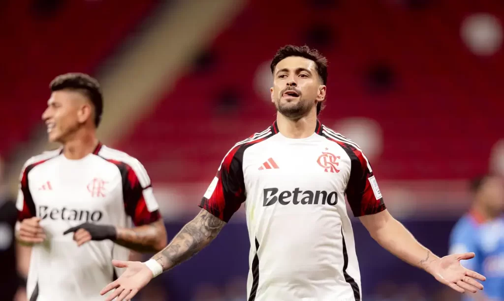 Flamengo vence