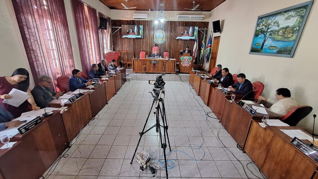Câmara de vereadores realiza sessão extraordinária