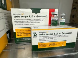 Vacinação contra a dengue
