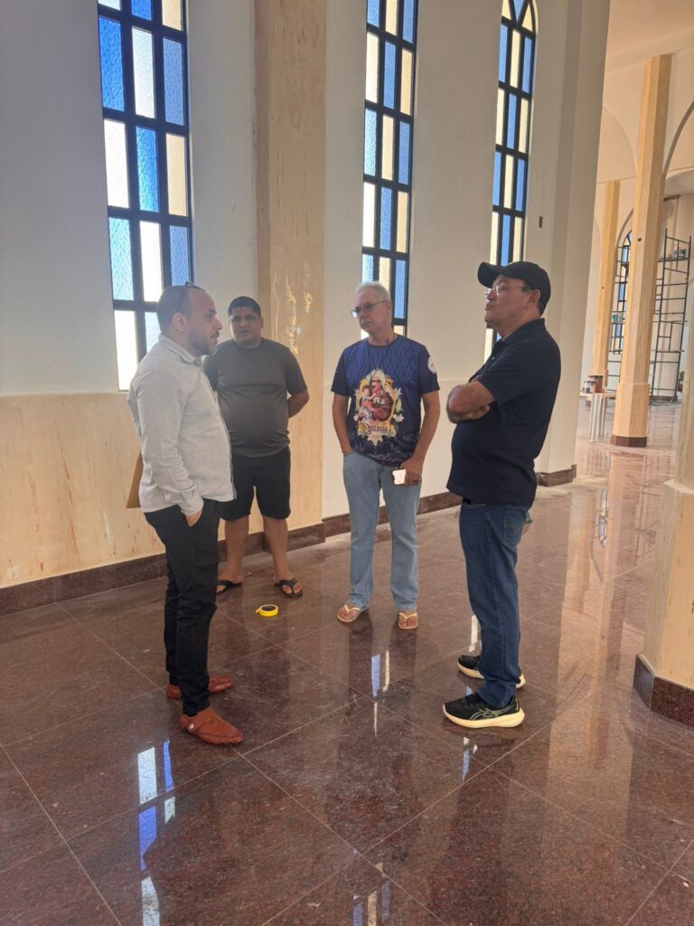 Prefeito visita obras da Catedral