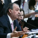 RELATOR DA CCJ DO SENADO VOTA A FAVOR DA PEC DO FIM DA ESCALA 6X1
