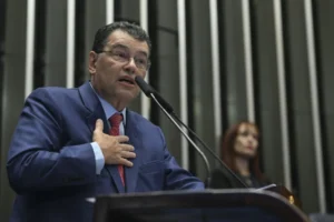 Eduardo Braga no congresso