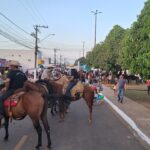 CAVALGADA COM 22 COMITIVAS ABRE PROGRAMAÇÃO DA EXPOHUMA 2026 EM HUMAITÁ