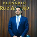 PROJETO DE FELIPE SOUZA QUE PREVÊ SALAS ESPECIALIZADAS PARA ACOLHER CRIANÇAS VÍTIMAS DE VIOLÊNCIA É APROVADO NA ALEAM
