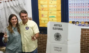 Bolsonaro vota