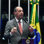 OMAR AZIZ É ELEITO GOVERNADOR DO AMAZONAS E RETORNA AO COMANDO DO ESTADO APÓS TRAJETÓRIA POLÍTICA DE MAIS DE TRÊS DÉCADAS