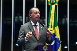 Omar aziz é governador
