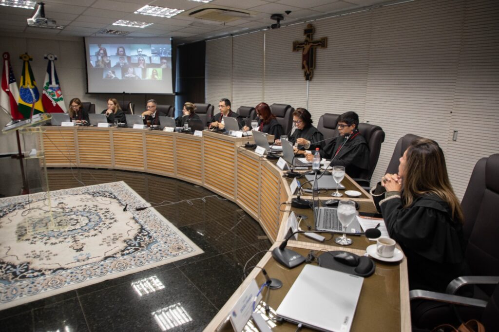 TRE cassa três vereadores